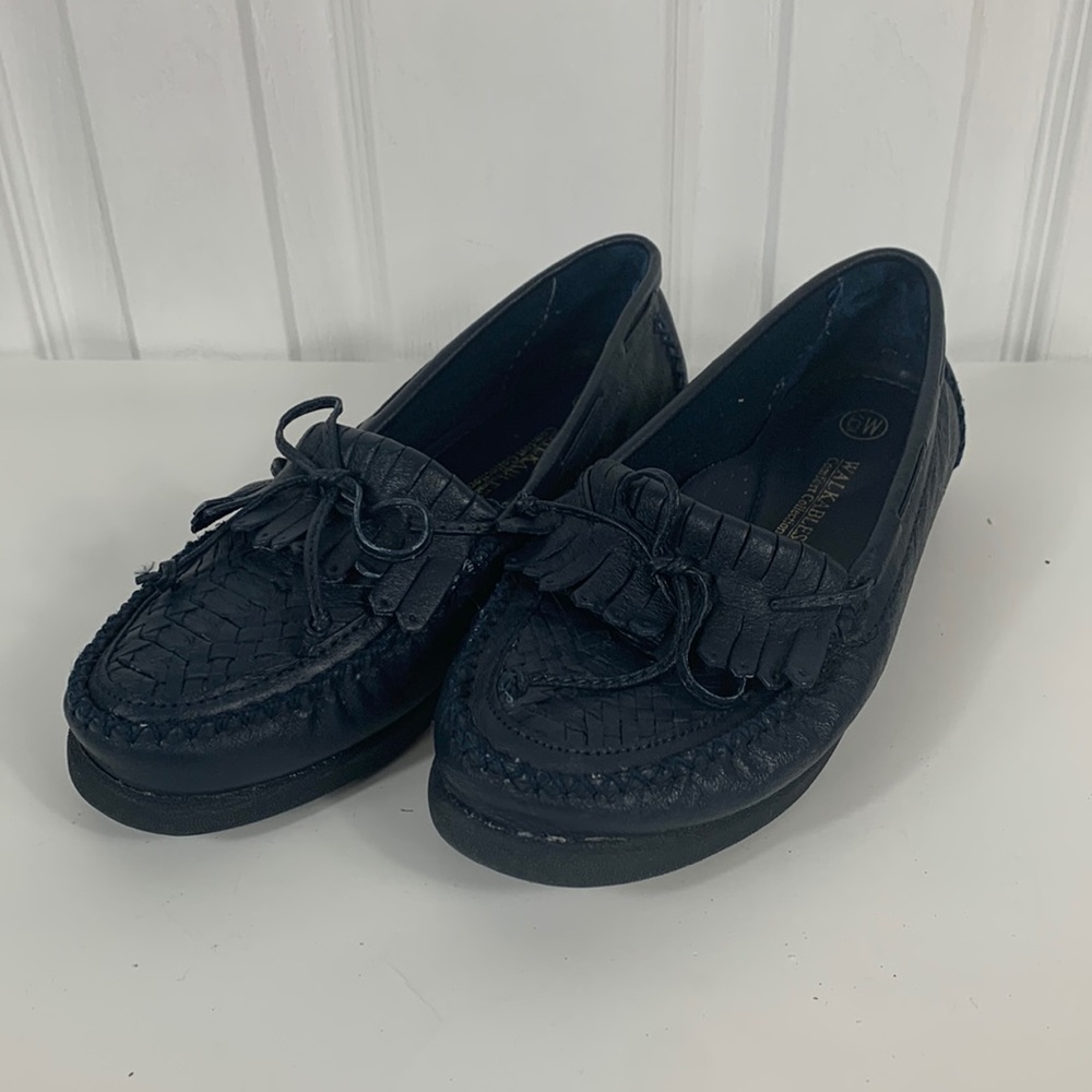 NWOT Walkables comfort collection navy blue loafers size 6.5W. Flap with tie